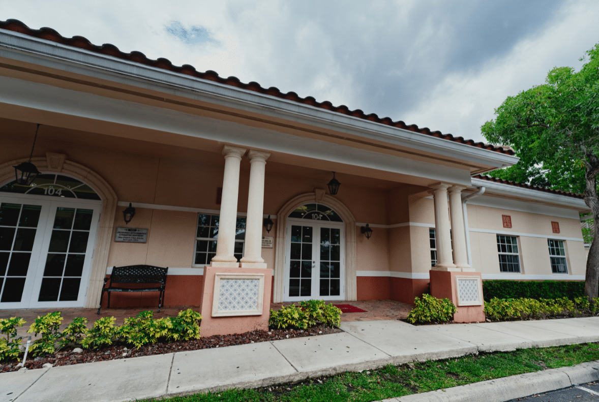Pediatric dentist Plantation FL office at Jacaranda Smiles