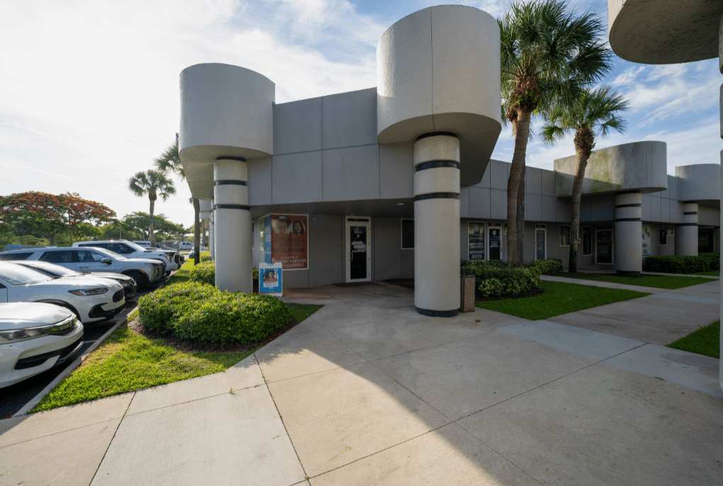 Jacaranda Smiles East Pembroke Pines office on Pines Blvd near University Drive